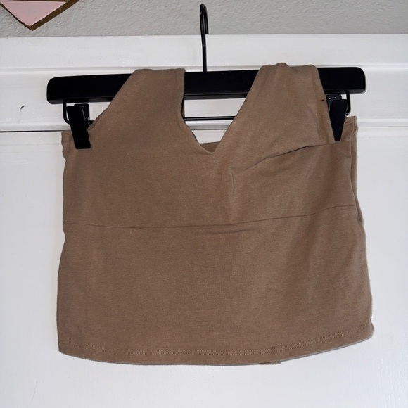 Hollister Tan Halter Top With Tie in Back - Picture 1 of 4